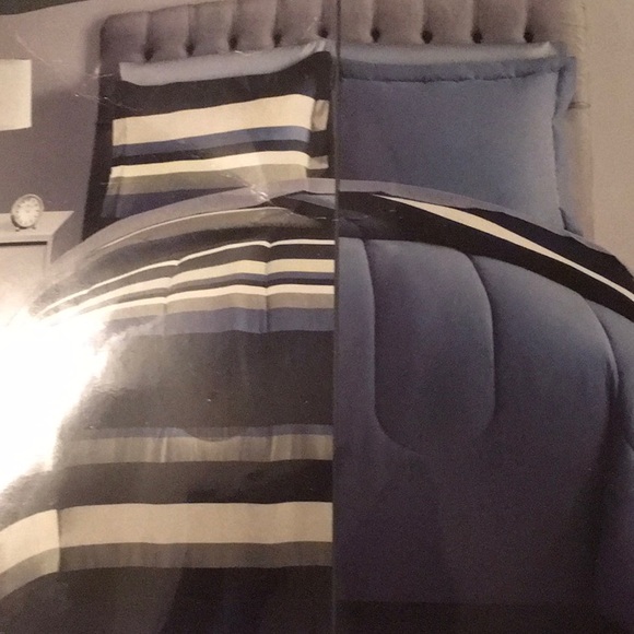Full size blue/gray/tan reversible 8-piece bedding set/comforter - Picture 4 of 6